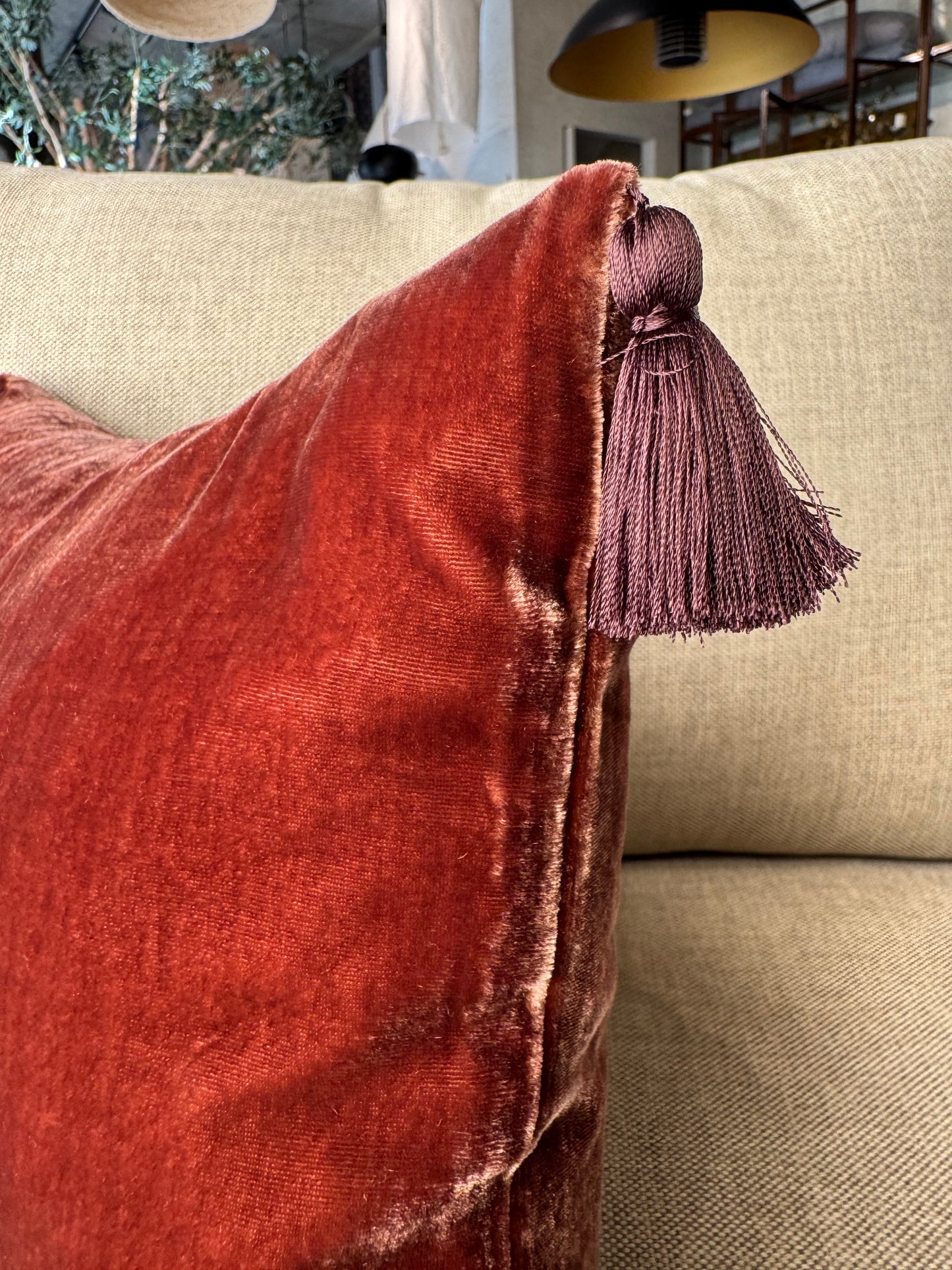 ALMOFADA VELUDO GOA POMPON 30/40