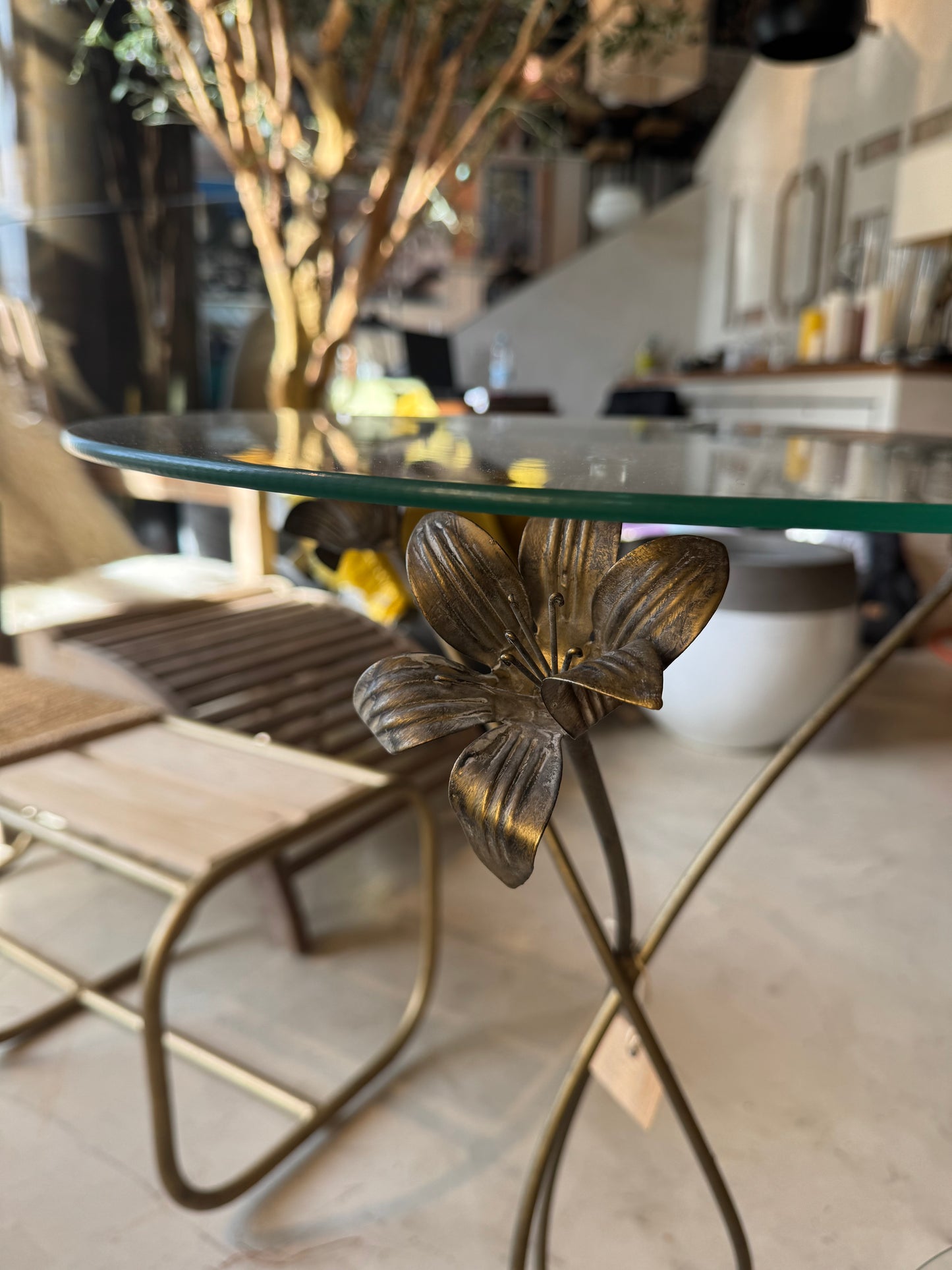 BRASS FLOWER TABLE