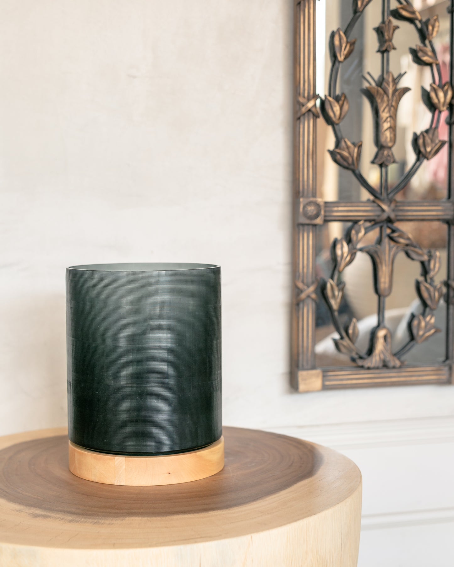 LANTERNA 30/40 VIDRO TEXTURADO BASE MADEIRA