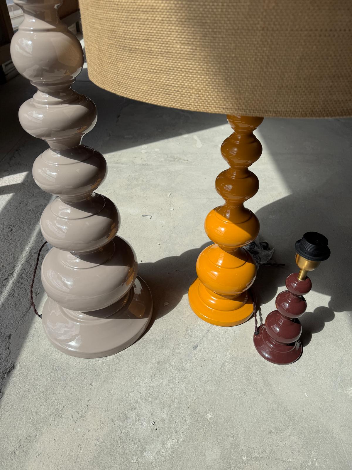 CANDEEIRO DE MESA 60CM AMARELO